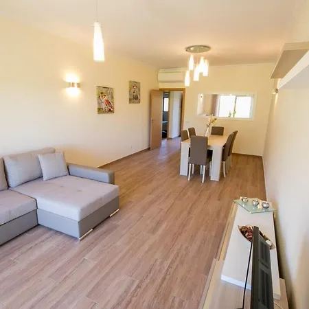 Marina Garden Holiday home *